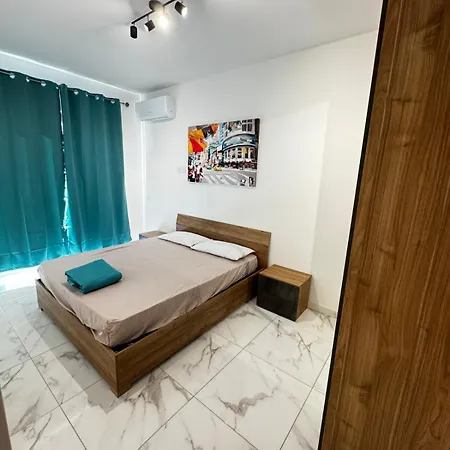 Apartment High End In *