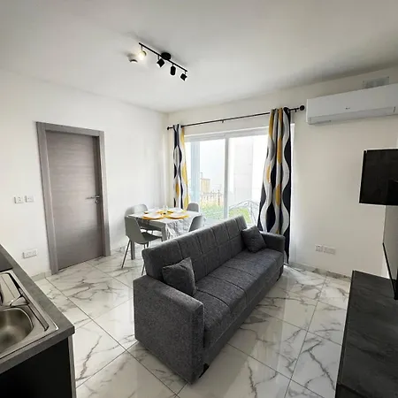 Apartment High End In *